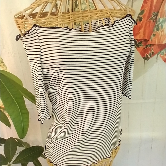 Top🌈Off shoulder tee - Picture 2 of 4